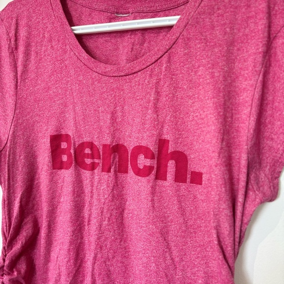 🎉3/20$🎉 Bench Heathered Pink Logo Tee - Size XL - Picture 2 of 5